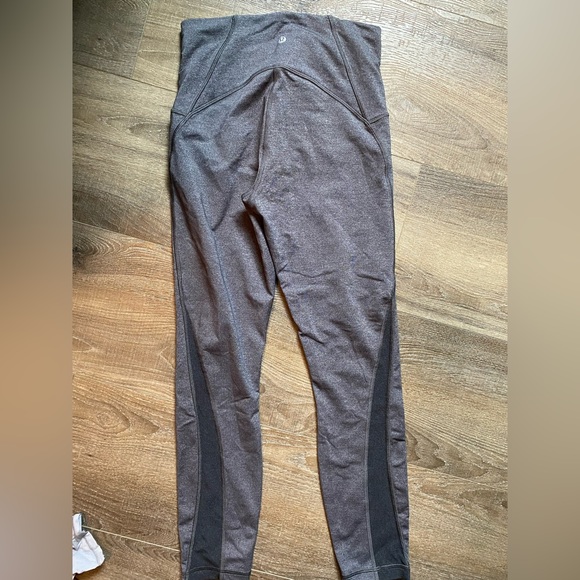 Lululemon Leggings with mesh - Picture 3 of 3